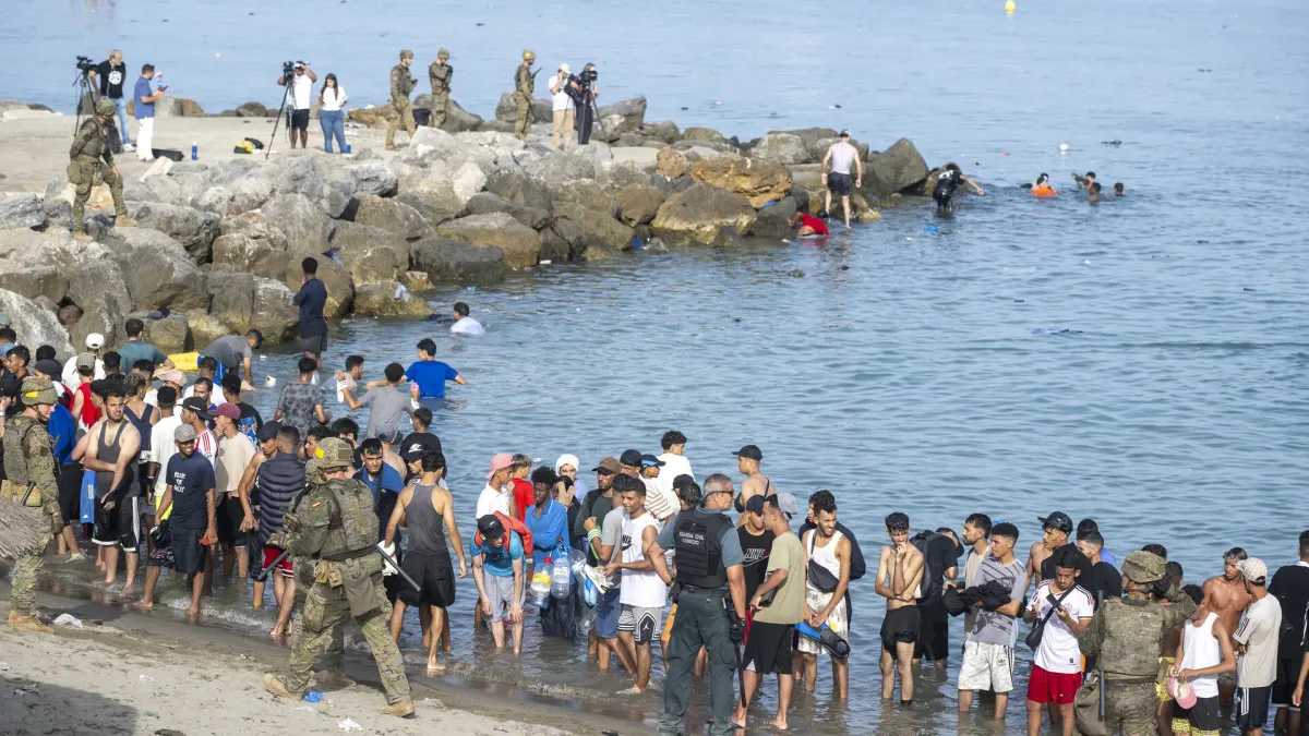 Marruecos afea al Gobierno que no devuelva a los menores ni expulse a los ilegales de Ceuta: "Hemos reclamado con insistencia su vuelta"