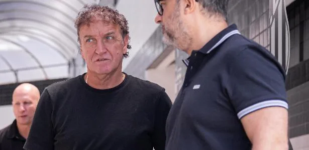 Cuca confia em fim de punição e analisa reforços para o Santos