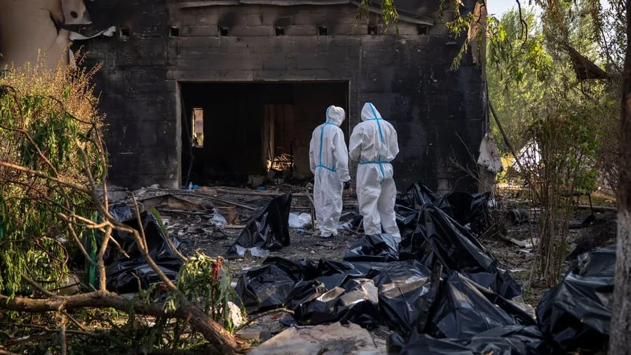 Ukraine-Krieg: Dutzende Tote nach Angriff auf Munitionslager bei Kiew