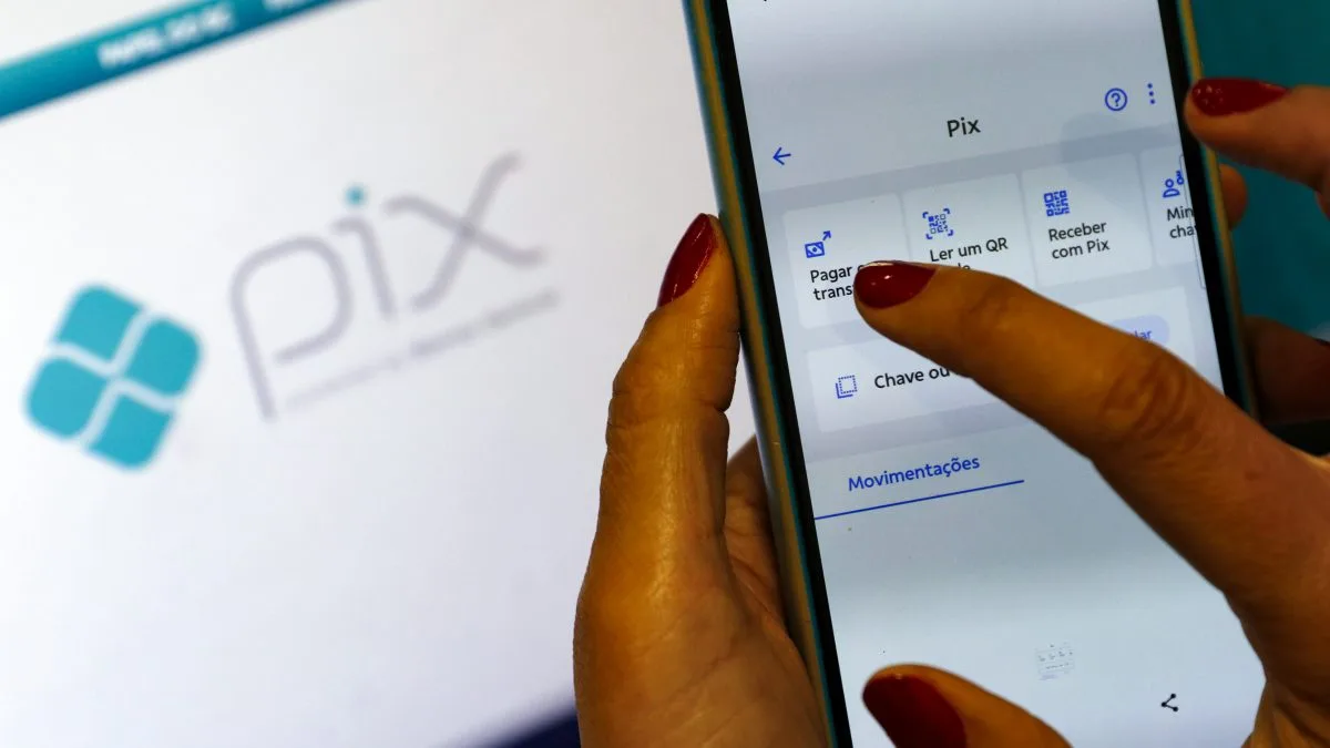 Brasileiros poderão usar Pix em pagamentos na Europa? Banco Central inicia estudo que pode mudar transações no exterior