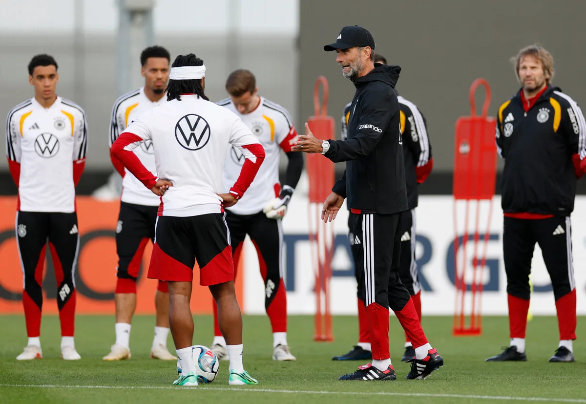 Las exigentes normas que Klopp impuso al plantel de Alemania tras asumir como entrenador: uso del celular, peluqueros y visitas familiares