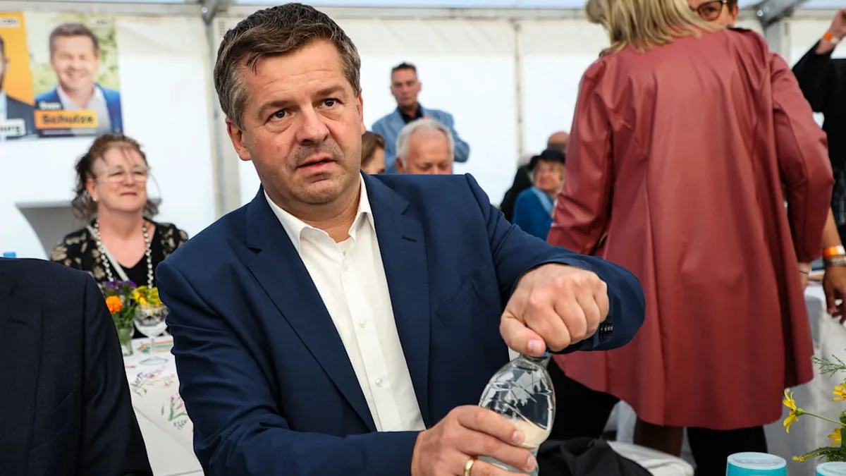 Wirbel um Podcast-Einladungen - Schulze sagt Interview mit Tilo Jung ab