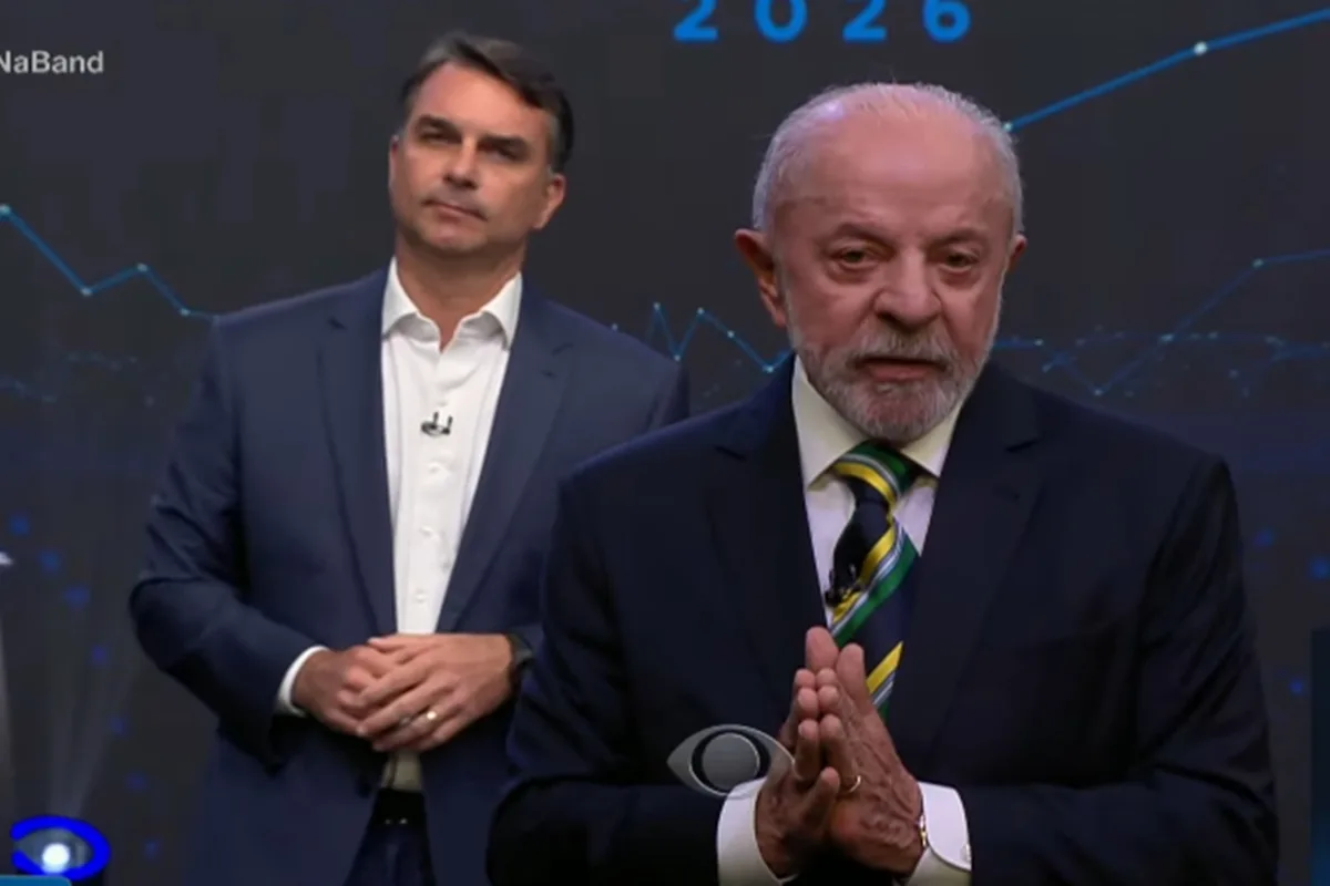 Lula chama Flávio de "palhaço" e pergunta se ele quer privatizar o SUS