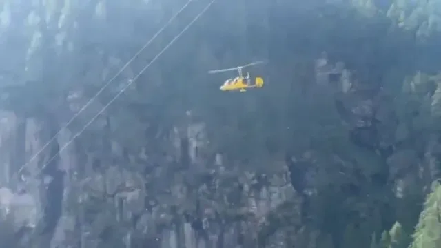 Helicóptero colide com cabos, arde e cai em Itália. Momento foi filmado