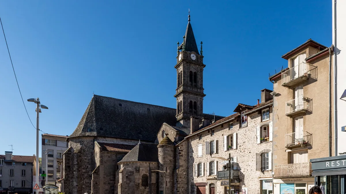 Deux blessés légers dans un rassemblement contre les violences policières en marge du festival de théâtre de rue d'Aurillac