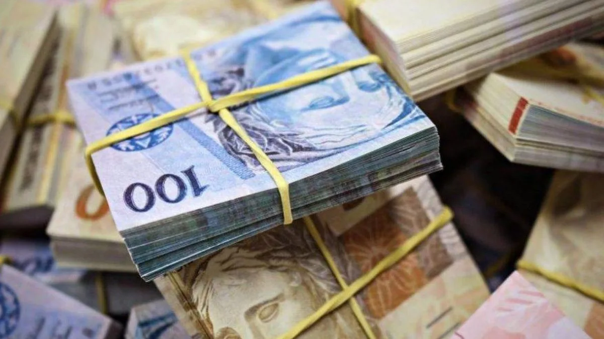 Colegas de trabalho ganham R$ 20 milhões na loteria, mas responsável pelo bilhete não divide prêmio e é preso