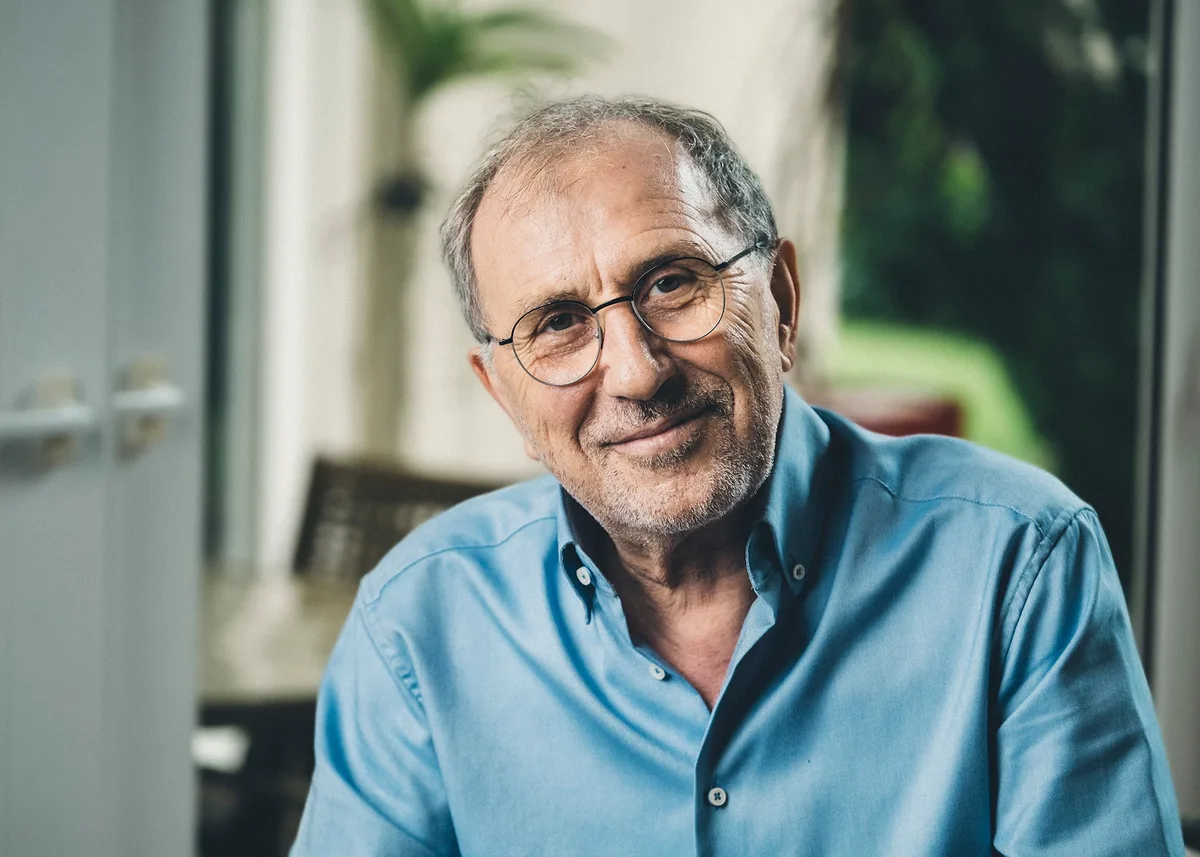 Joan Garriga, experto en constelaciones: “No se trata de negar las heridas, sino de transformar lo recibido; nunca es tarde para tener una infancia feliz” ”