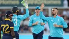 Jacks stars as England grind out win over Sri Lanka