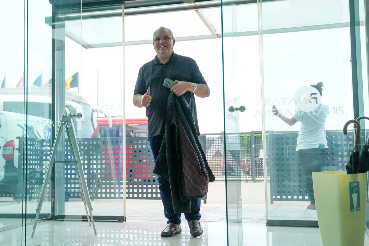 “Tiramos un proyecto como el de España a la basura...”