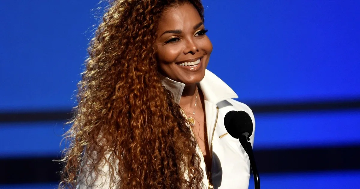 Cita del día de Janet Jackson: “Muchas personas que empiezan a trabajar a una edad muy temprana nunca crecen porque nunca tuvieron la oportunidad de ser niños, así que se aferran a eso y siguen haciendo muchas cosas infantiles y tontas”