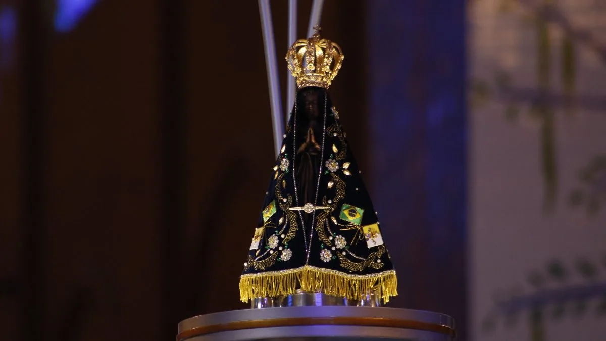 Oração Nossa Senhora Aparecida para pedir uma graça, proteção e auxílio; veja a prece para rezar nesta segunda-feira (12)
