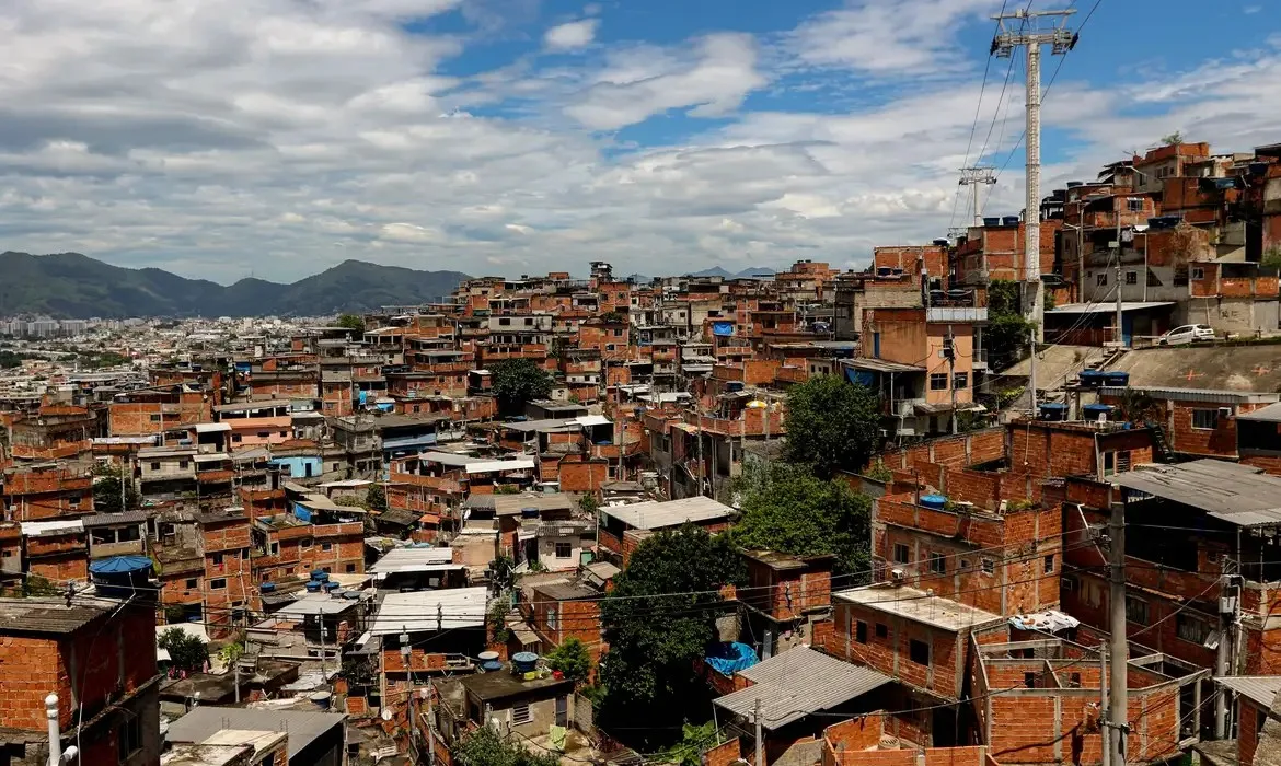 Moraes quer opinião da PGR sobre plano para recuperar áreas dominadas pelo crime no Rio