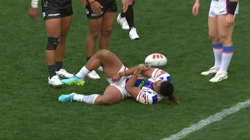 Knights rookie forced off with ugly injury
