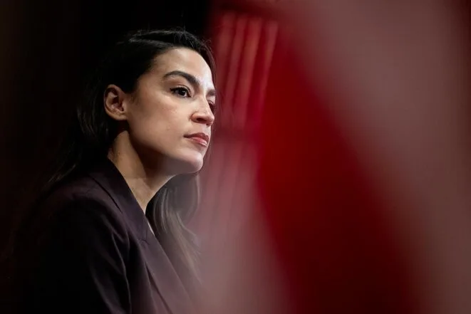 Alexandria Ocasio-Cortez congèle ses ovocytes et façonne son profil de candidate à la présidentielle