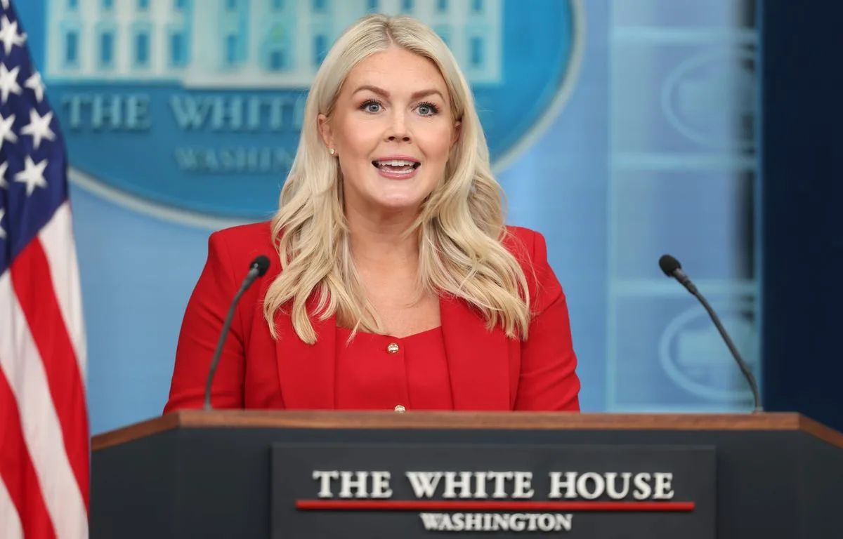Etats-Unis : Sur le départ, Karoline Leavitt rejoint un comité politique pro-Trump