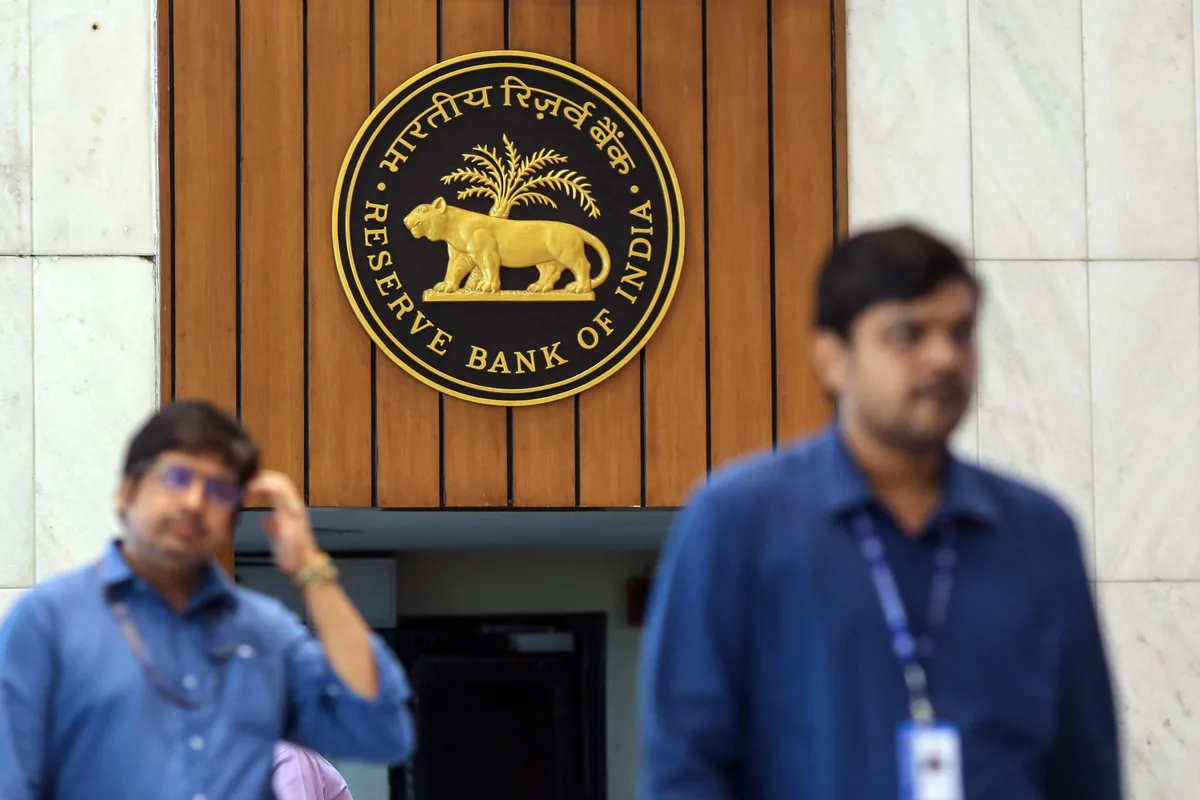 Banks flag liquidity concerns over RBI's new forex derivative reserve rule