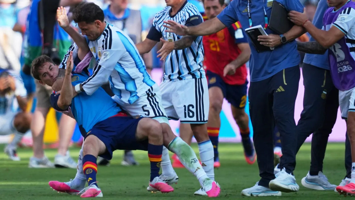 Drakonische Strafen beschlossen: Argentinier Paredes wird nach Ausraster im WM-Finale zehn Spiele gesperrt