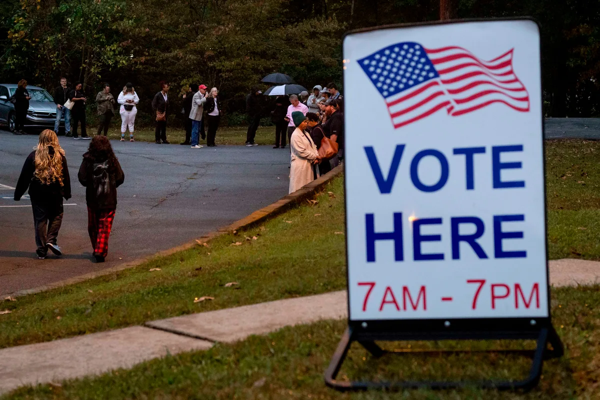 El Supremo de EEUU tumba el intento de Trump de restringir el voto por correo para las 'midterm'