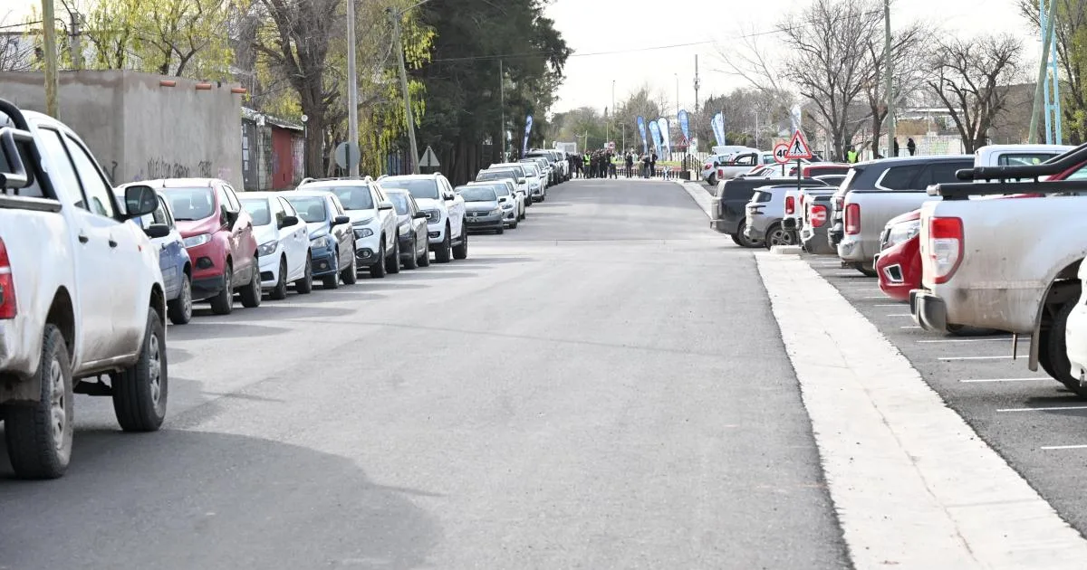 Pavimentaron la calle Mazzoni y transformaron un sector relegado de Neuquén