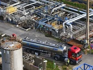 Carburants : Emmanuel Macron demande de la souplesse tous azimuts à Bruxelles