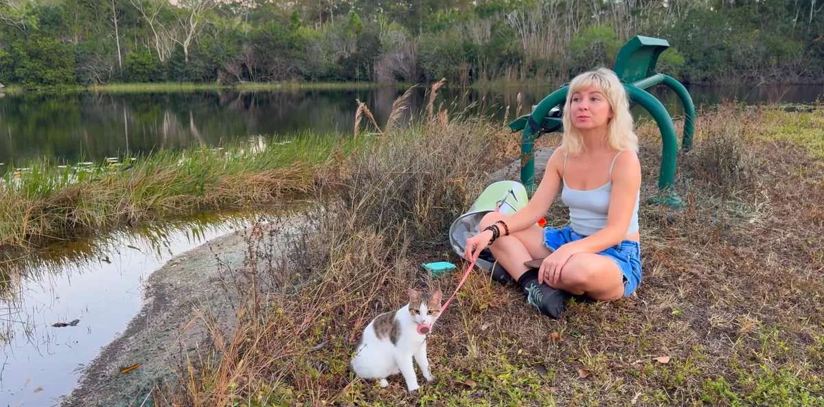 El dron, la multa, un gato y el policía que los acompañó hasta la frontera: la odisea de una ‘influencer’ en Nicaragua