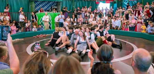 Upskirting beim Oktoberfest: Warum das »Teufelsrad« für Frauen gefährlich ist