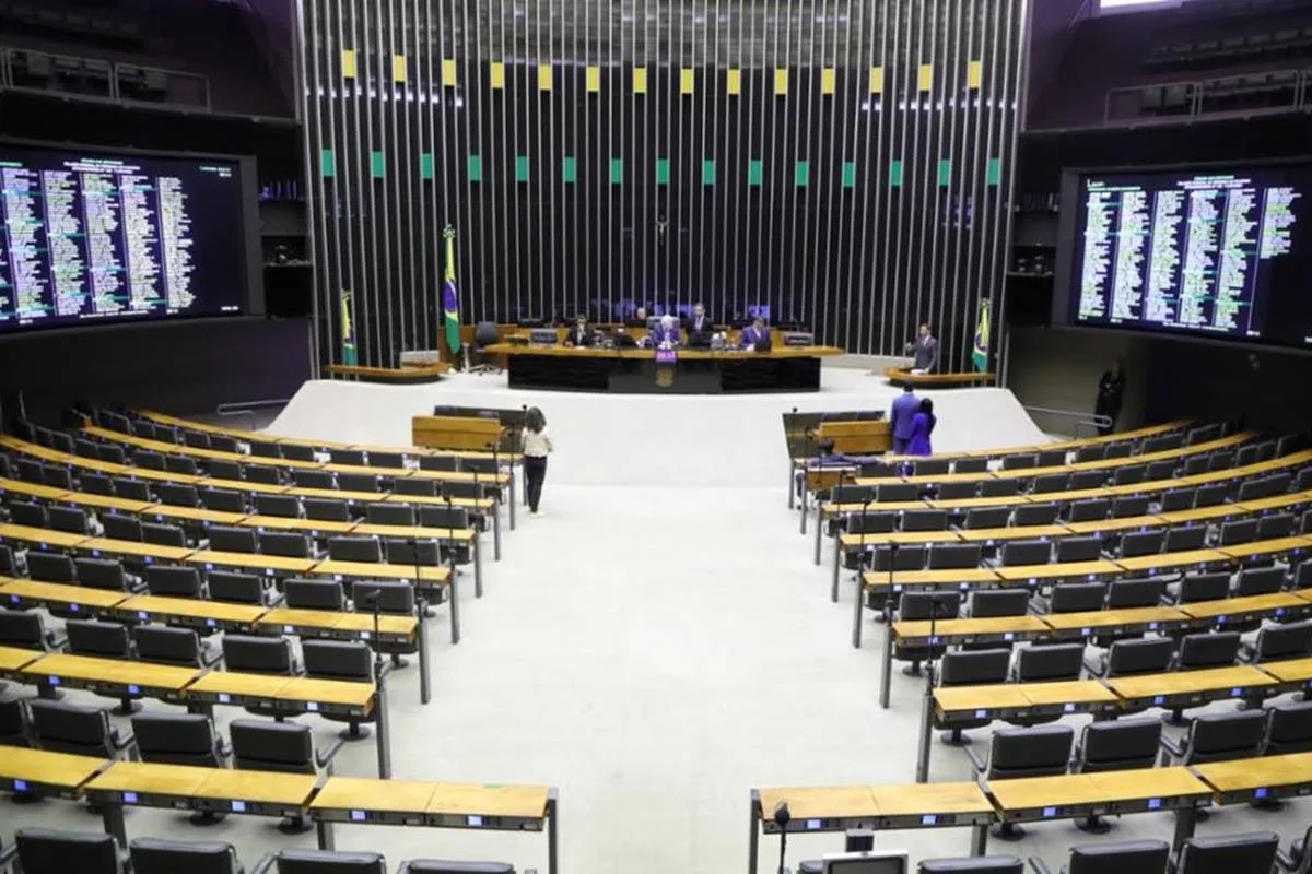 Frente parlamentar articula PEC para reforma das emendas