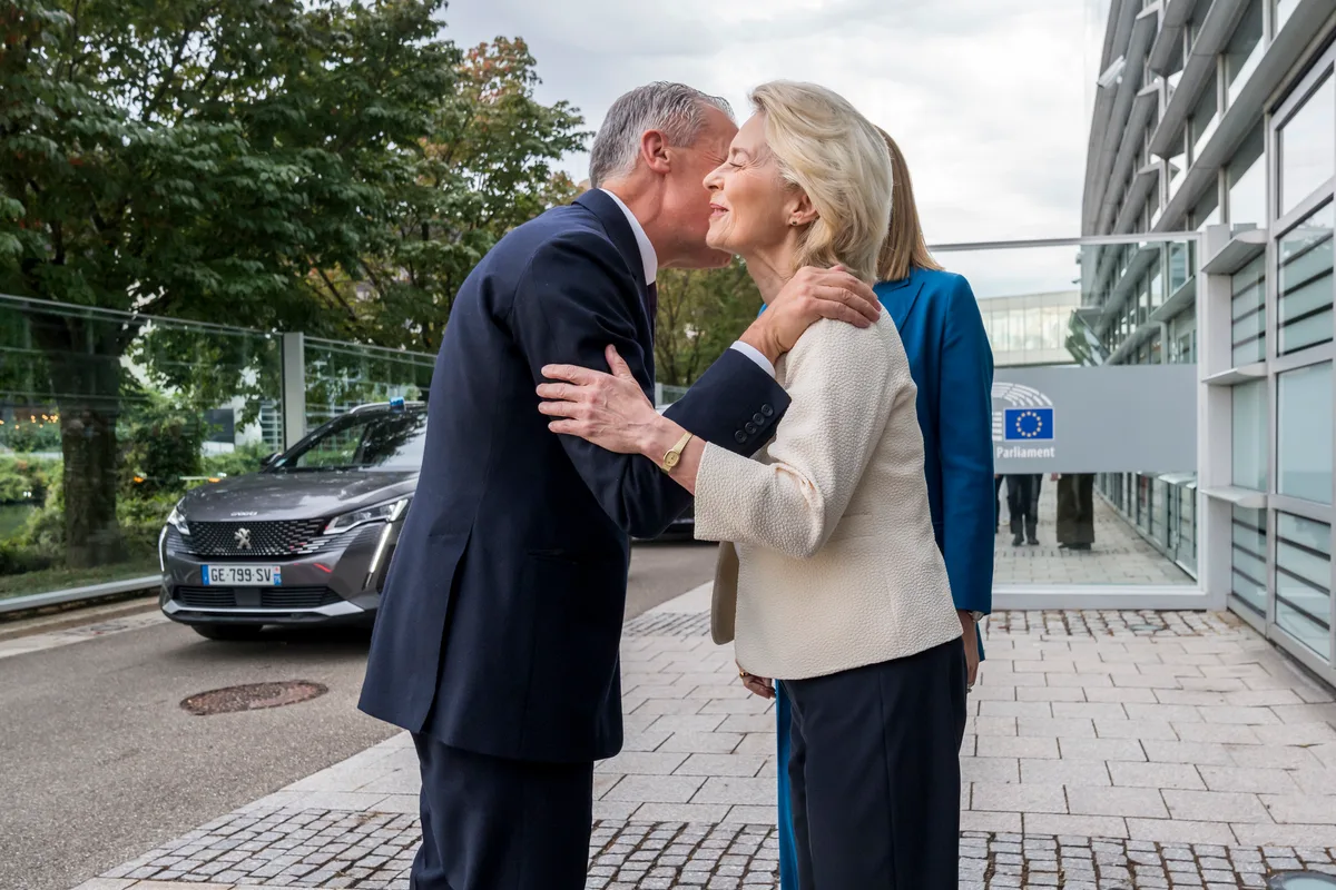 Carney acepta la invitación de Von der Leyen para que Canadá se convierta en el primer miembro asociado de la UE: "Sería un faro para otras democracias"