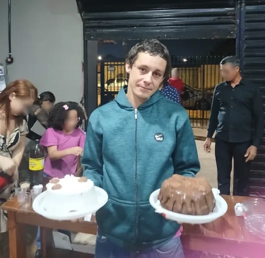Família acredita que motociclista teve convulsão antes de bater em muro