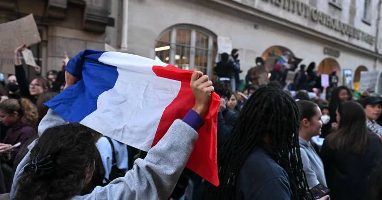 França. 800 mil pessoas participaram em protestos