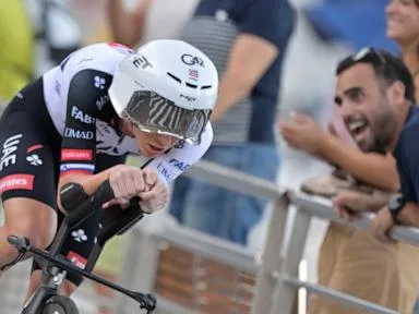 Pogačar produces explosive finish to win the first stage of the Spanish Vuelta