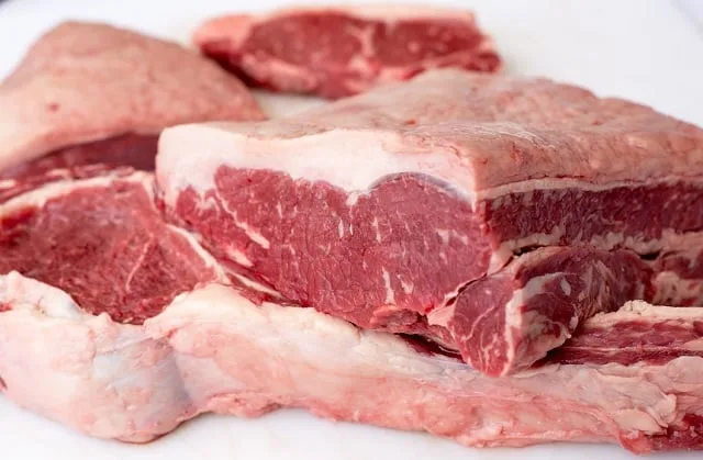 Excedente da cota uruguaia de carne ao Brasil terá efeito apenas em 2027, considera Abiec