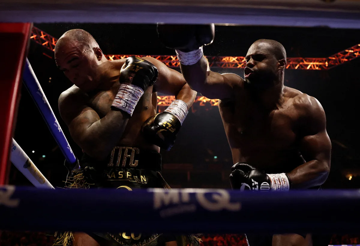 Le dio una brutal paliza a su rival, obligó al rincón a tirar la toalla y retuvo el título mundial: el fulminante KO de Daniel Dubois