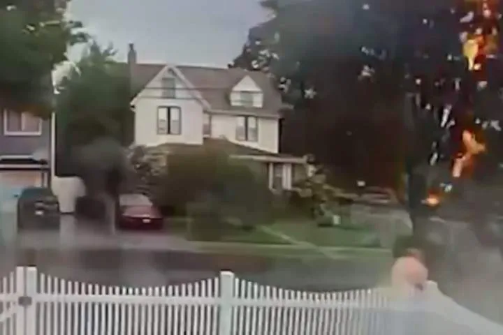 Staten Island man survives lightning strike caught on doorbell camera