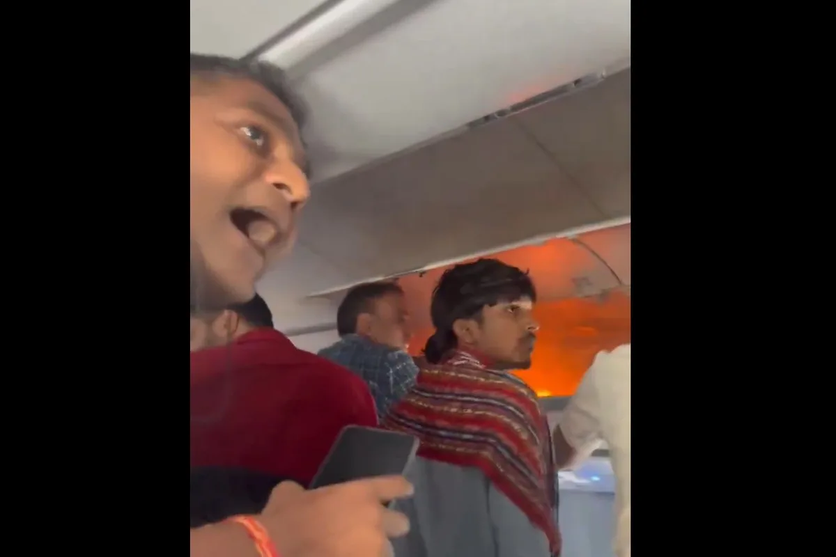 Carregador portátil pega fogo durante voo na Índia, e avião faz pouso de emergência