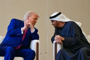 Emiratos Árabes complace a Washington y suspende comercio con Irán