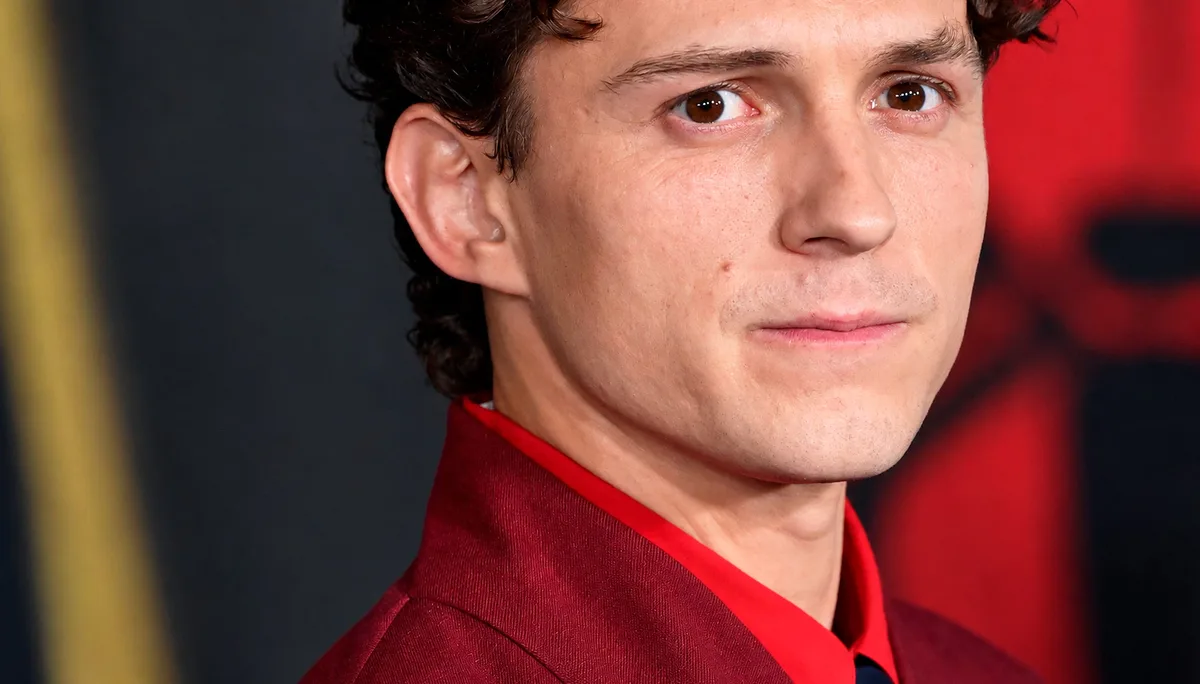 El actor Tom Holland, sobre sus problemas con la bebida: "Sentía que no podía ir a un pub y tomarme solamente una soda con una rodaja de lima"