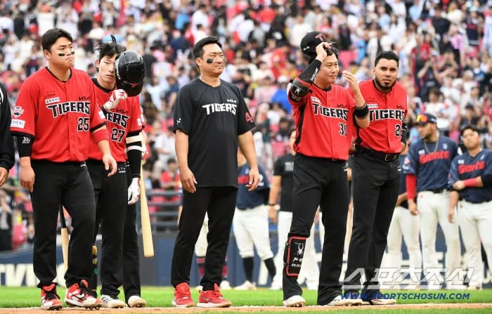 [포토] KIA, 3위 자리 싸움 최종전까지 간다