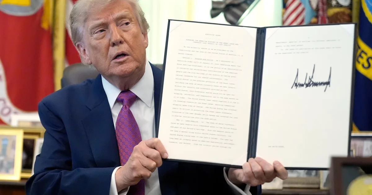 Trump signs executive order to rename Lake Ontario "Lake America"