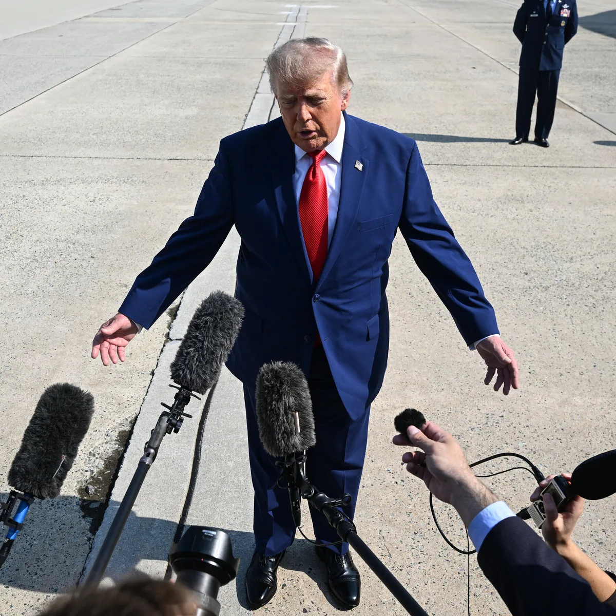 For Trump, the Iran War Is Stuck Between Combat and Genuine Peace