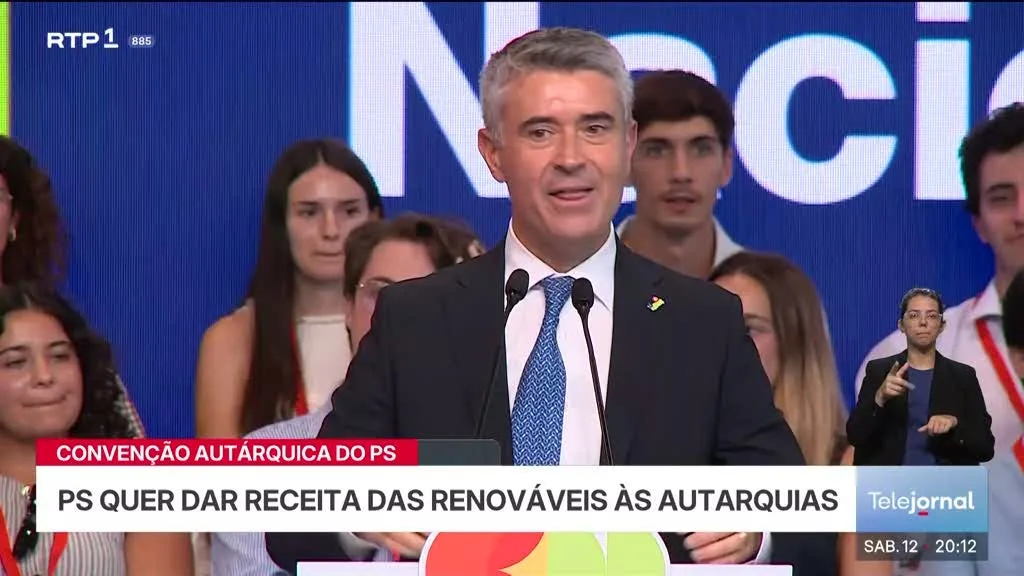 Convenção autárquica do PS. Carneiro quer dar receita das renováveis às autarquias