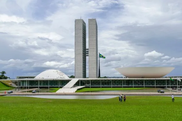Na gafieira, o Brasil segue o baile