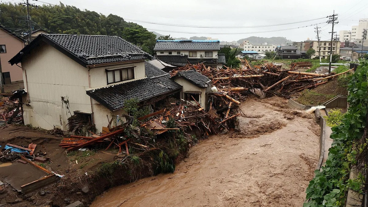 Al menos cuatro muertos por lluvias torrenciales e inundaciones en el este de Japón
