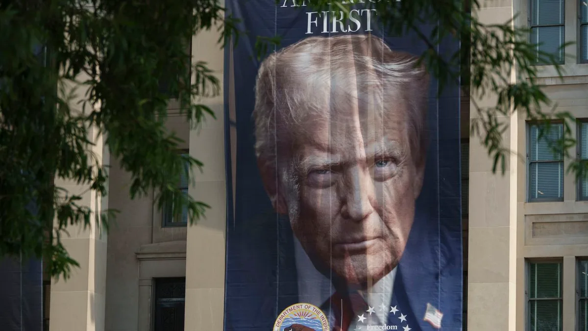 Raskin seeks to preserve Trump's D.C. "propaganda" in Smithsonian