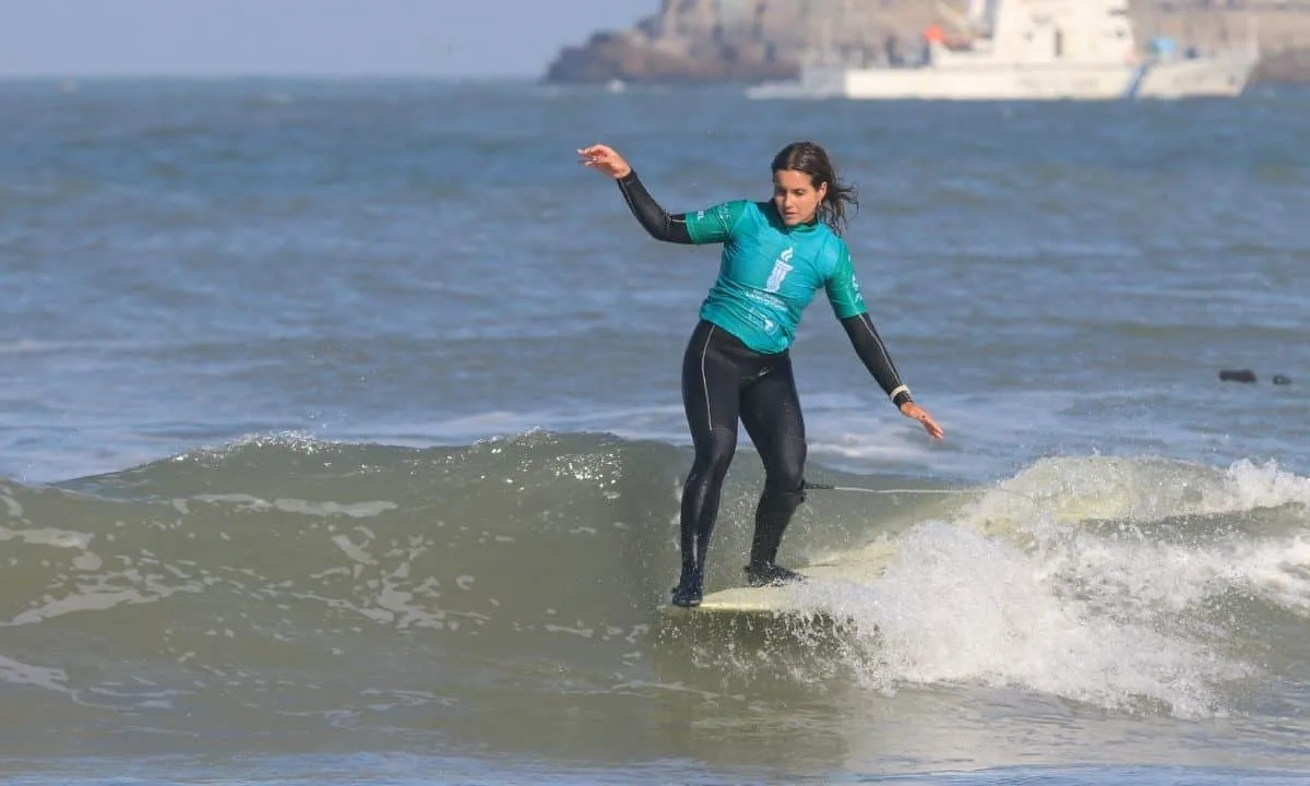 Chloe Calmon vence peruana e avança à final do Longboard em Santa Fé