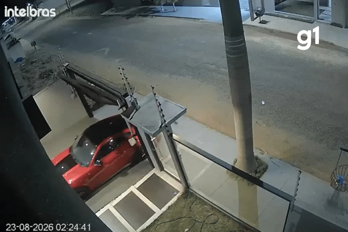 VÍDEO mostra mulher usando carro de luxo para fugir de encontro após suposto cárcere privado em MT