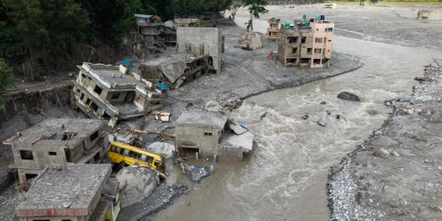 Au Népal, après les inondations, les glaciologues sidérés par l’ampleur de la catastrophe
