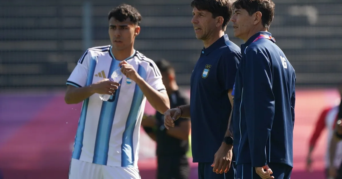 Diego Placente celebró la clasificación de la Sub 19 a las semifinales de los Juegos Suramericanos: "Se los ve mucho mejor"