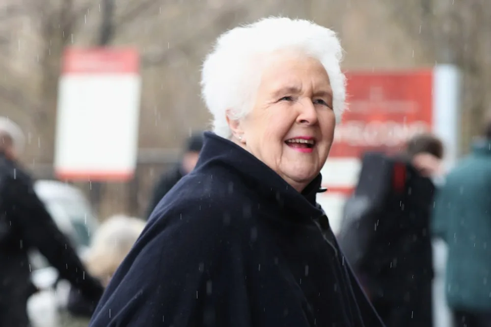 Stephanie Cole Dies: British Star Of ‘Open All Hours’ & ‘Doc Martin’ Was 84