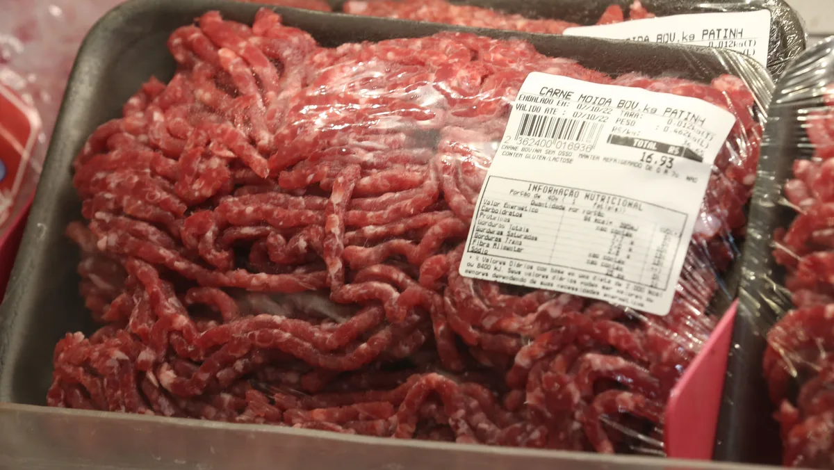 Por que a carne vai baratear antes de subir